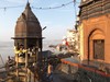 Varanasi (Benar&eacute;s): vista desde un crematorio, al amanecer