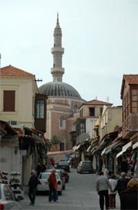 Calle Sokratous y mezquita de Solim&aacute;n (Rodas)