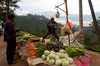Nuwara Eliya: puesto de fruta en la carretera