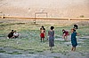 Jugando junto a la muralla, Jiva